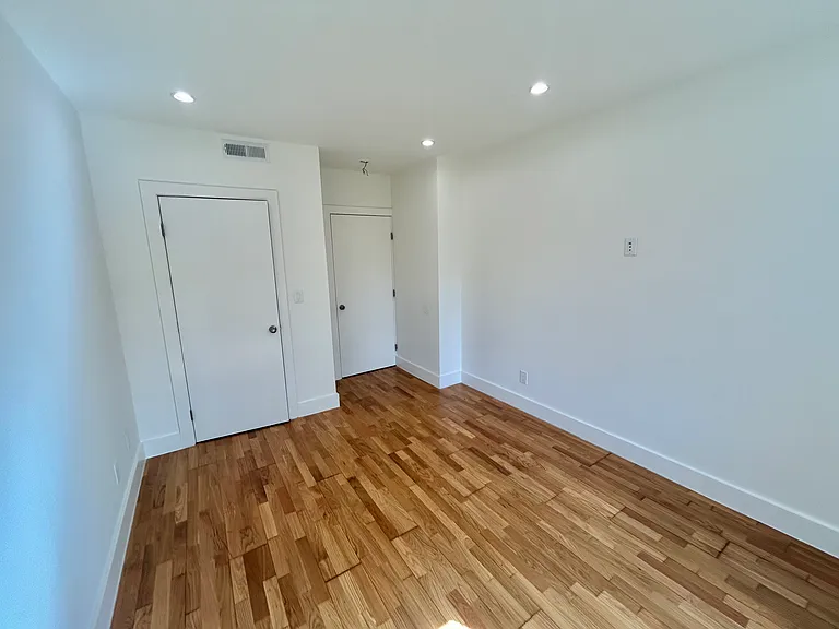 1379 Revere Ave #B — Photo 18