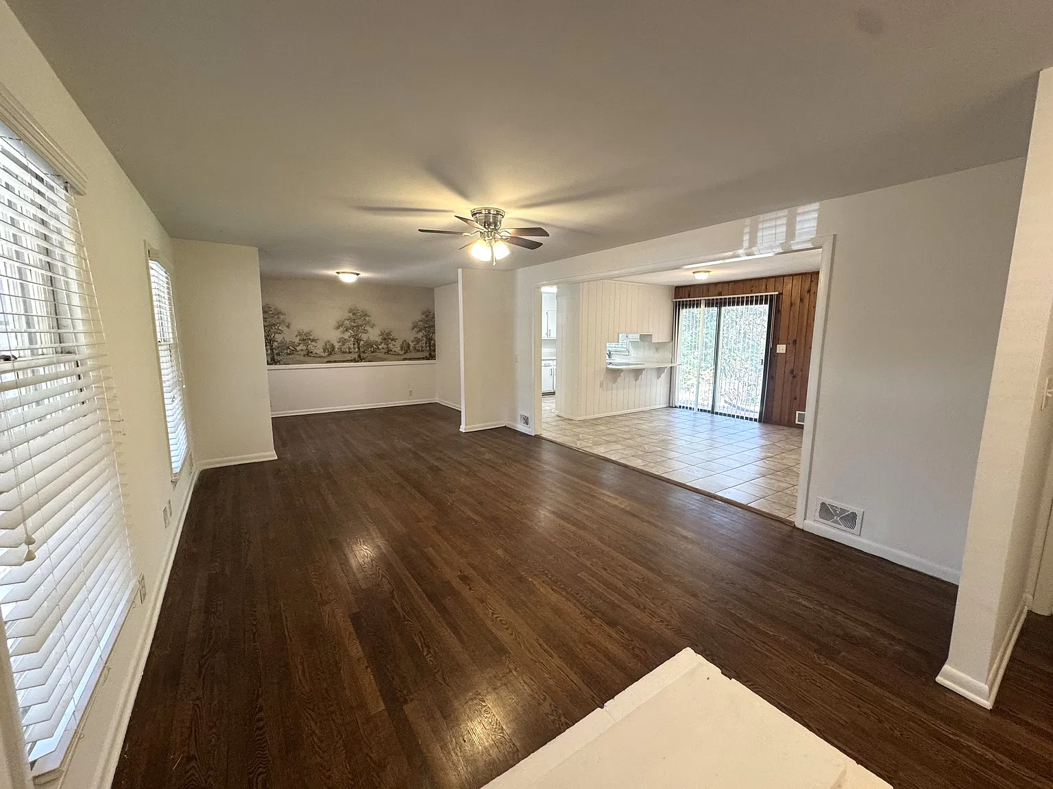 5 bed, 2414 sqft, $3,125 — Photo 3