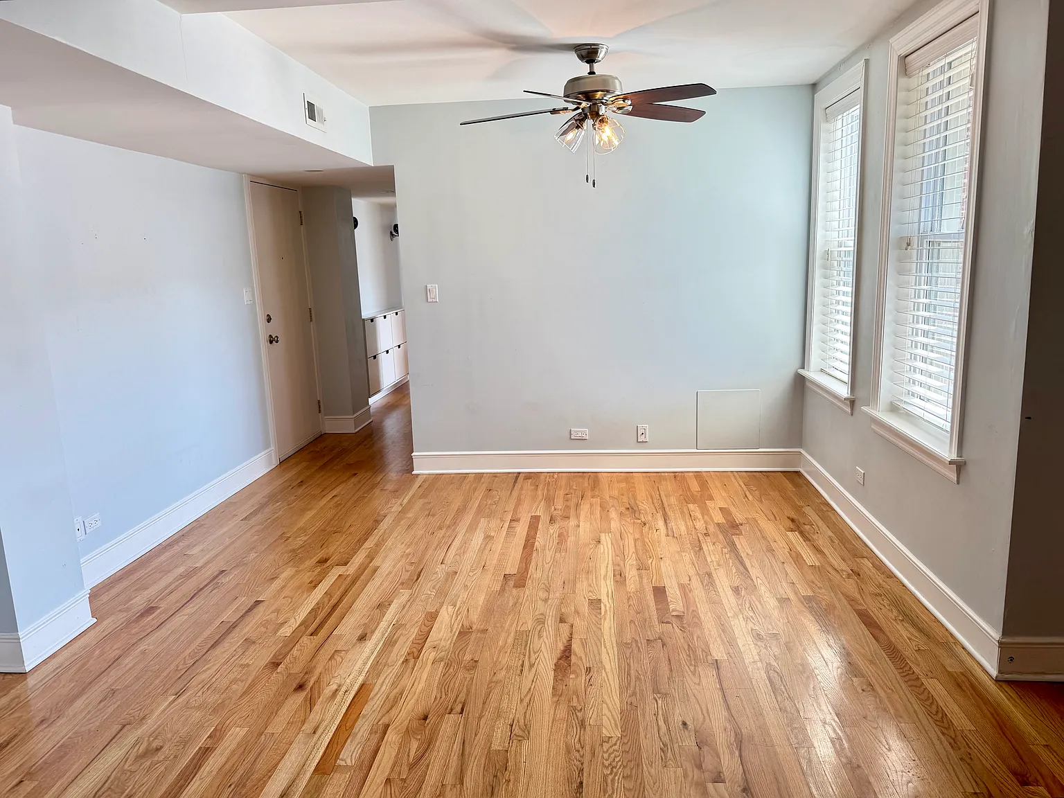 2 bed, 1000 sqft, $2,650 — Photo 3