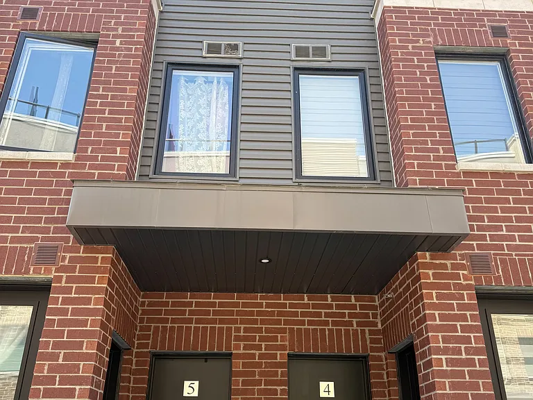 3556 Colonial Dr W #5 — Photo 1