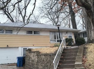 2012 Bidwell Rd, Muscatine, IA 52761