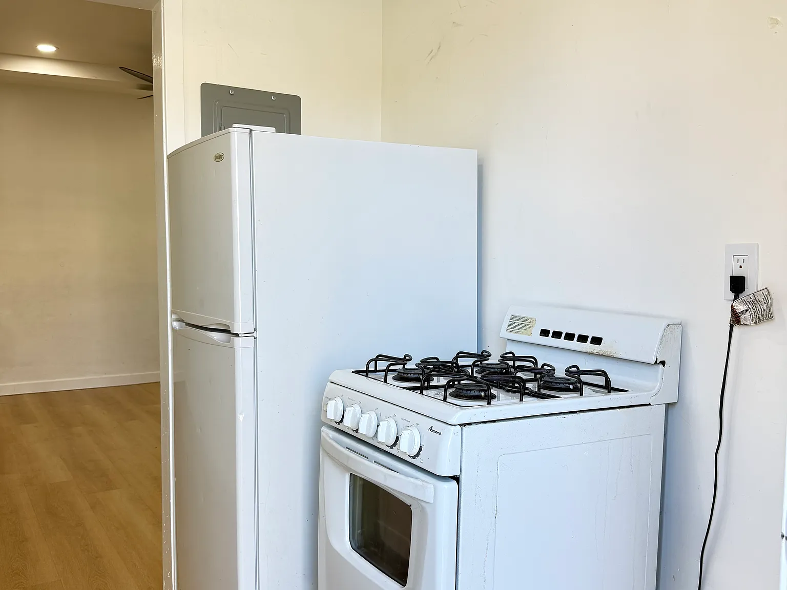 Studio, 280 sqft, $1,750 — Photo 4