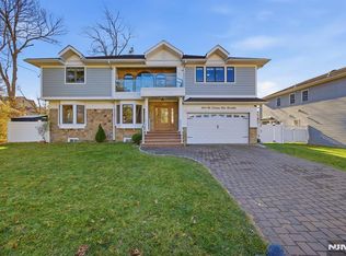 364 W Clinton Ave, Tenafly, NJ 07670