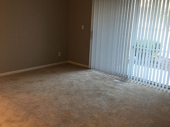 5th image of 820 Beaumont Dr APT 103