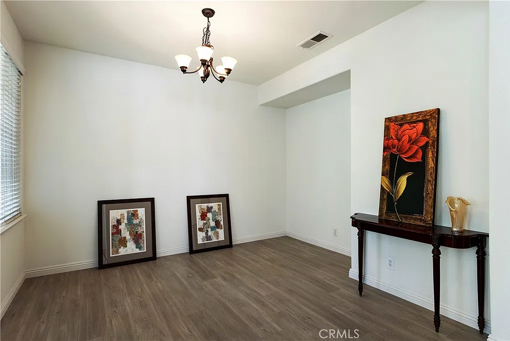 5 bed, 3000 sqft, $4,000 — Photo 3