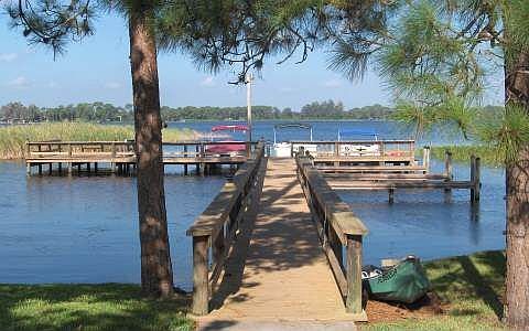 Docking on Lake Huntley