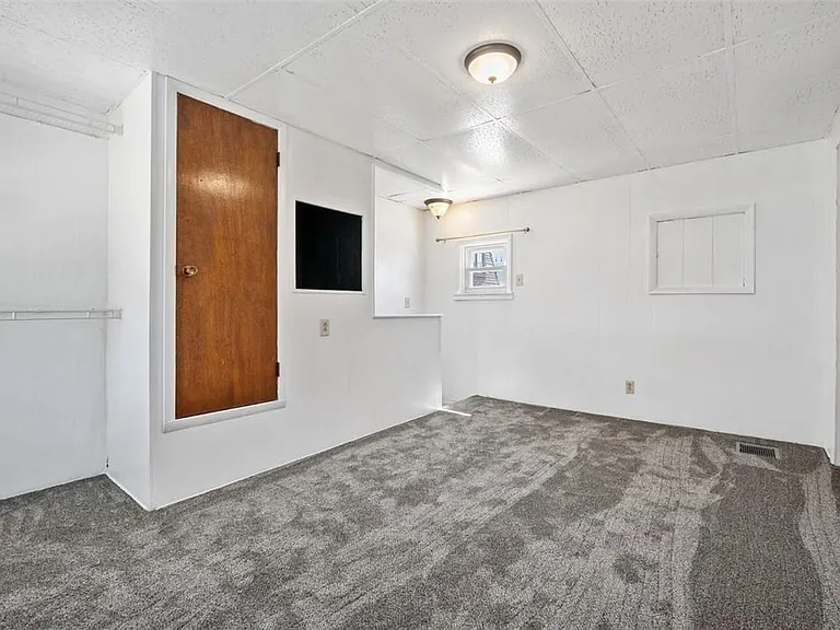 212 Sheridan St — Photo 14