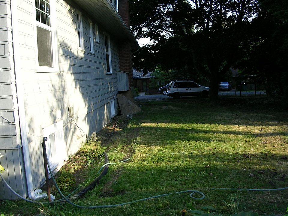 2nd image of 3556 NE 110th St