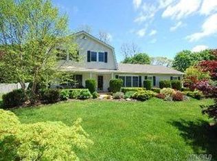 6 Maryanne Ct, Huntington, NY 11743