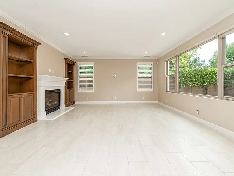 55 Hazelton — Photo 5