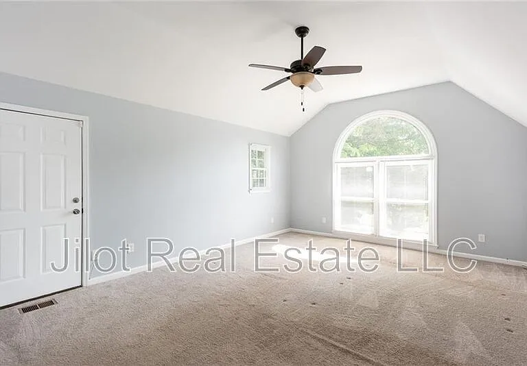 483 Mountain Oaks Pkwy — Photo 32