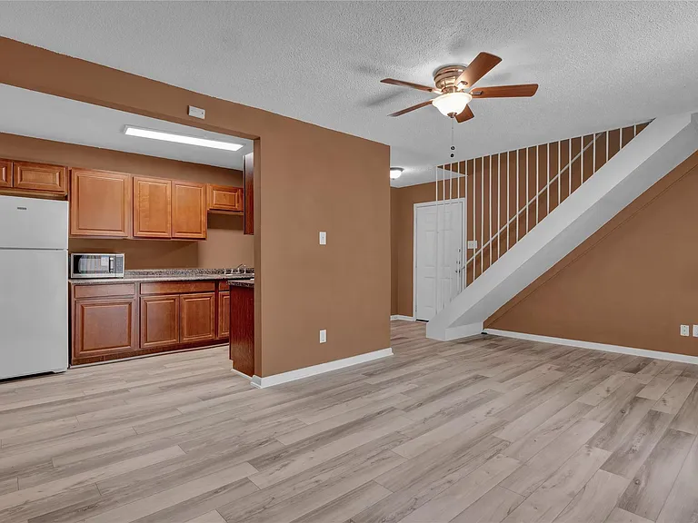 5002 Blue Spruce Cir #C — Photo 7