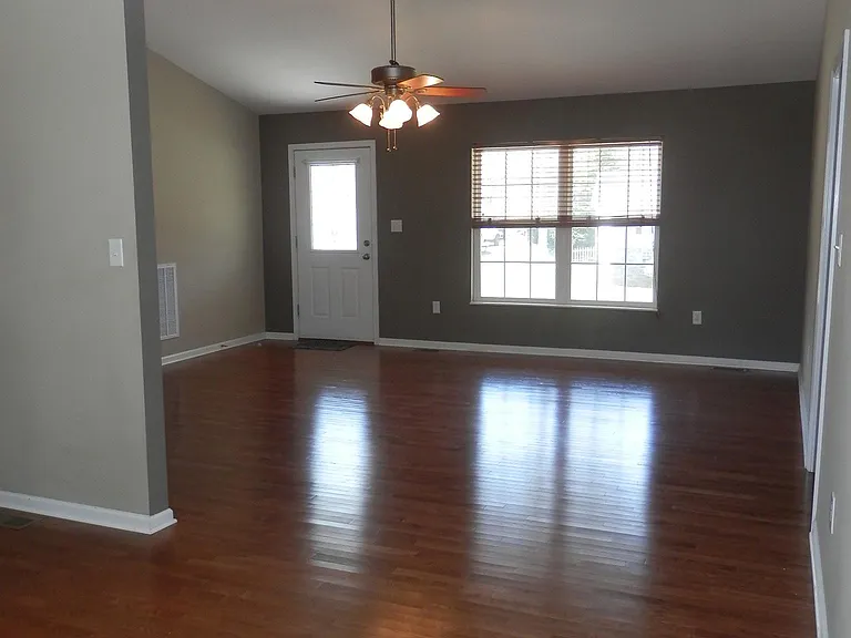 1023 Bartlett Dr — Photo 6