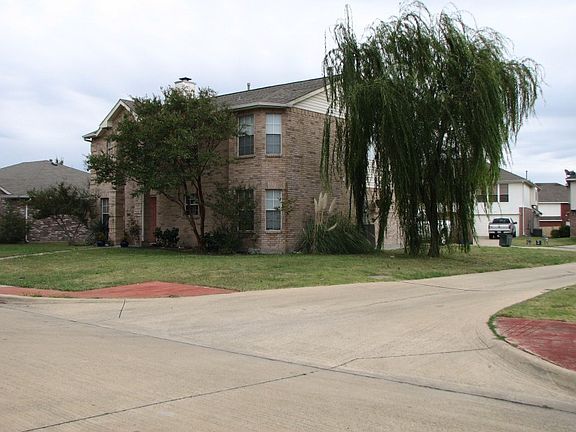 3rd image of 126 Hampshire Ln