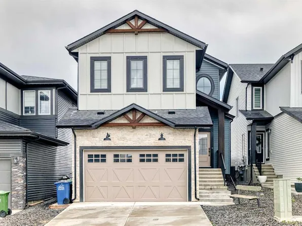 12 E Willow St, Cochrane, AB T4C 2V3