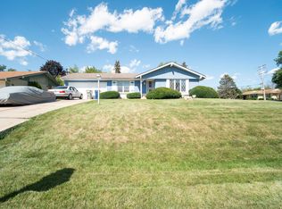 9500 W Debbie Ln, Milwaukee, WI 53224