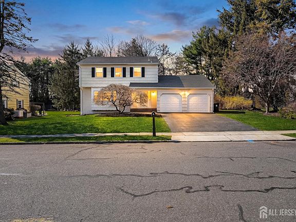 2nd image of 16 Hershey Rd