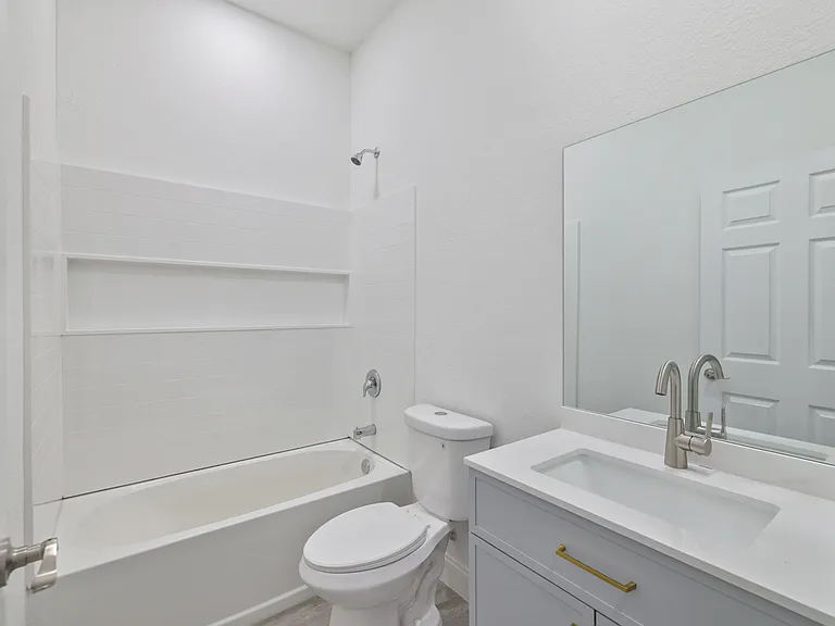 4703 Leonard Blvd S — Photo 18