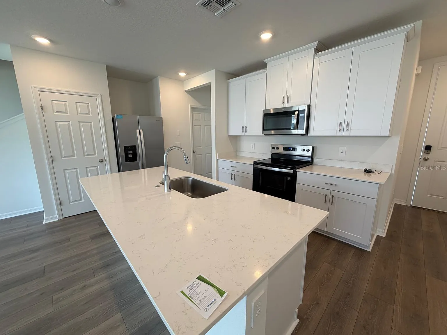 3 bed, 1566 sqft, $2,400 — Photo 4
