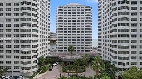 1st image of 825 Brickell Bay Dr APT 451