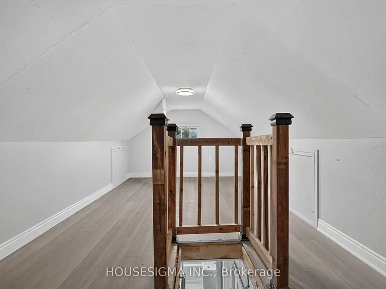342 Carlton St — Photo 24