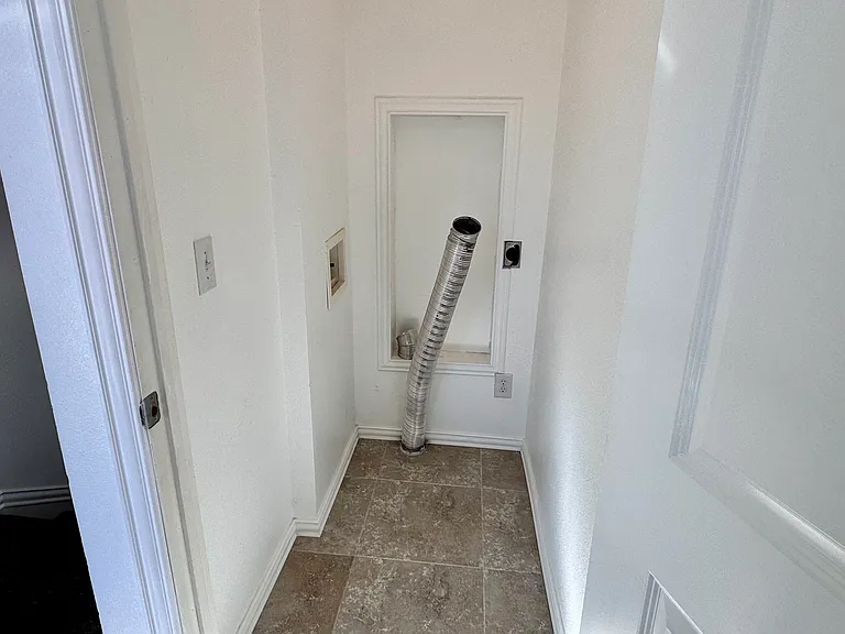 921 Bradleys Bnd — Photo 23