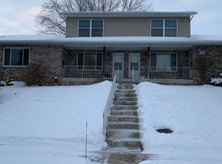 208 S 18th Ave APT B, West Bend, WI 53095