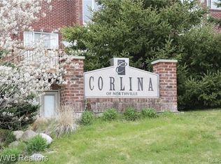 42407 Corlina Dr UNIT 12, Northville, MI 48167