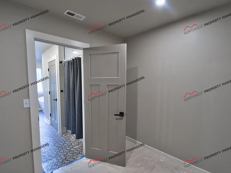 101 Sycamore Ln — Photo 17