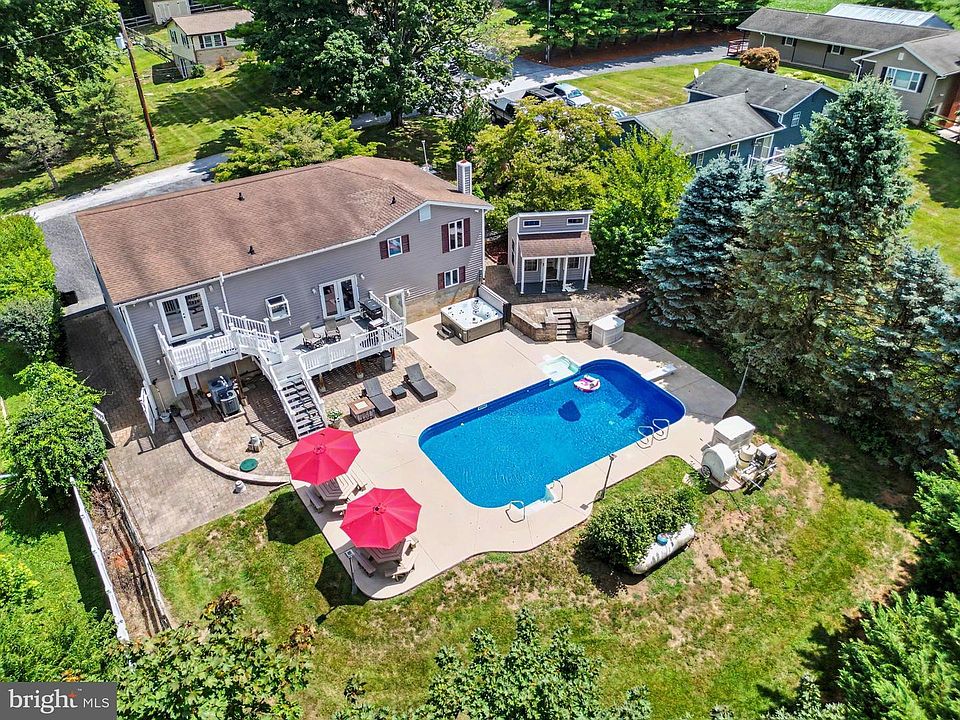 1st image of 530 Mount Holly Dr