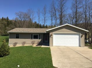 1185 Haseltine Ct, Richland Center, WI 53581