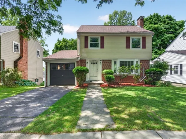 64 Redlands Rd, West Roxbury, MA 02132
