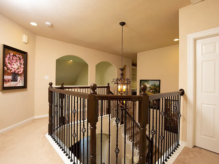162 W Hullwood Ct — Photo 39
