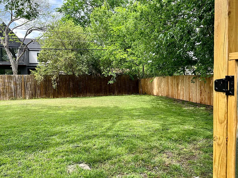 2602 Friar Tuck Ln — Photo 13