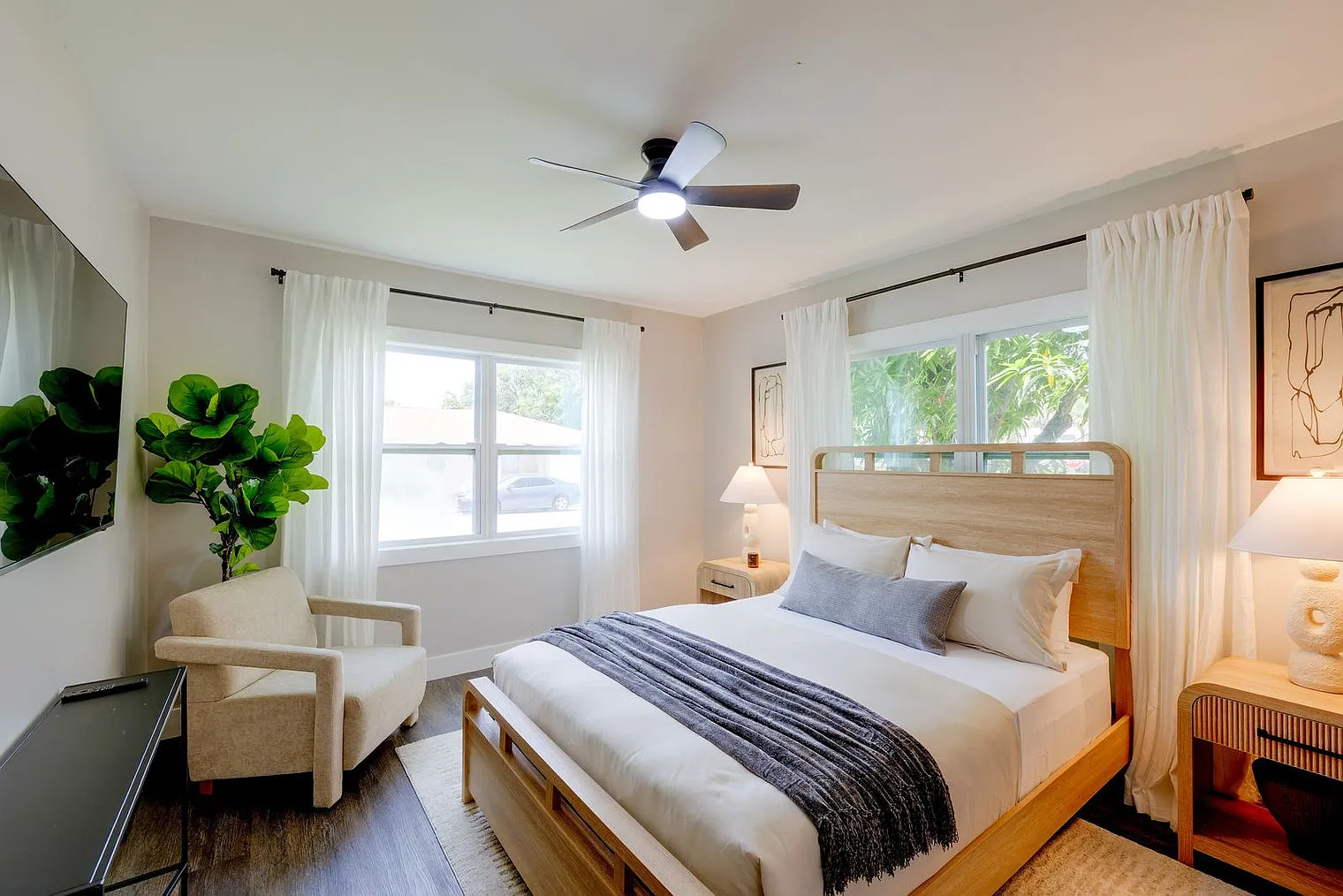 3 bed, 2.0 bath, 1097 sqft, $2,247 — Photo 4