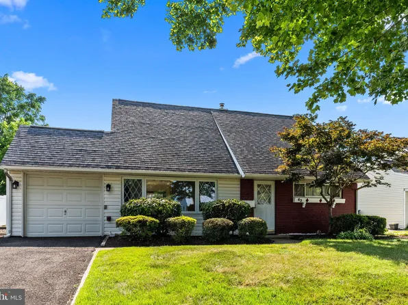 63 Kentucky Ln, Levittown, PA 19055
