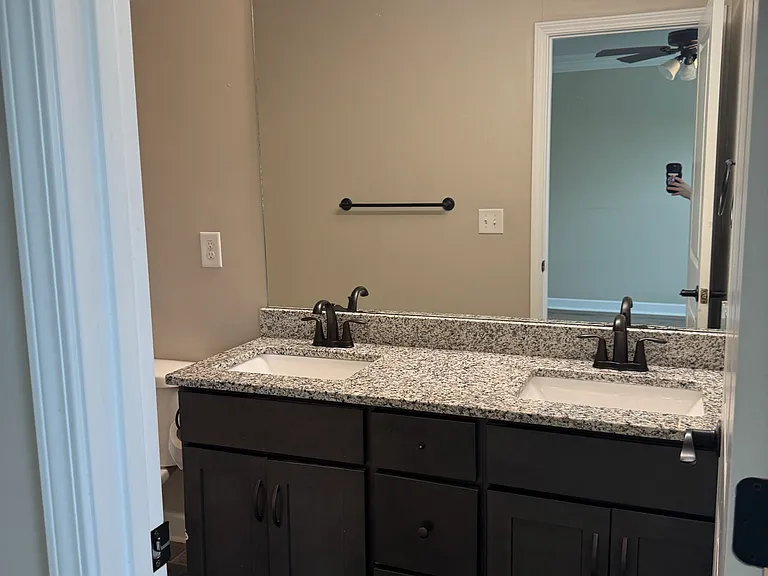 66 Bellvue Dr — Photo 52
