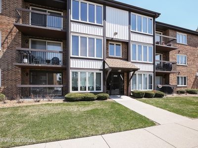 4900 Circle Ct APT 204, Crestwood, IL, 60445
