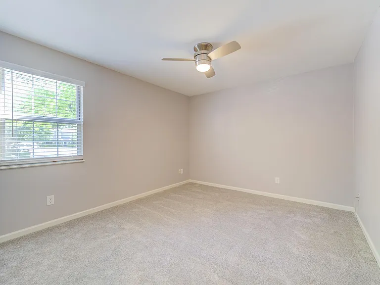 1547 E Swan Cir — Photo 15