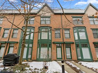 101 N Euclid Ave APT 19, Oak Park, IL