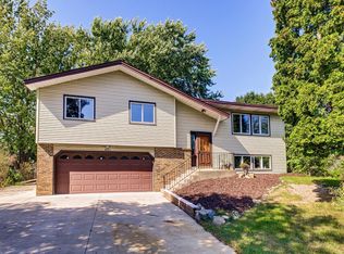 4501 Bramblewood Ave, Vadnais Heights, MN 55127