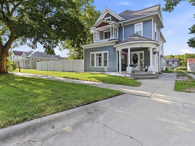 Listing photo 3