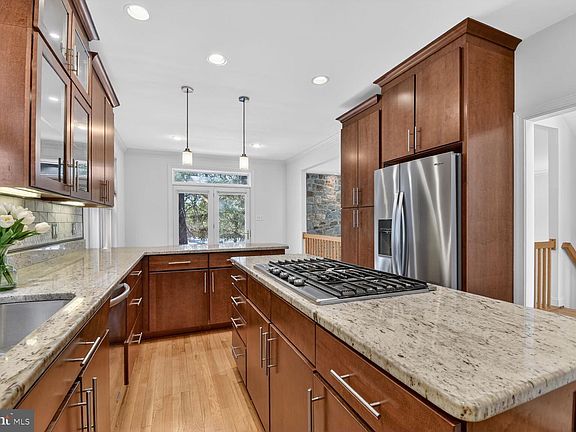 5th image of 5516 Thornbush Ct