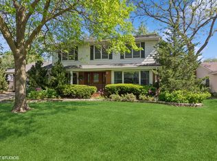 22W080 Glen Valley Dr, Glen Ellyn, IL 60137