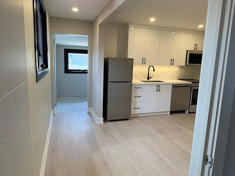 500 Salem Ave N #202 — Photo 3