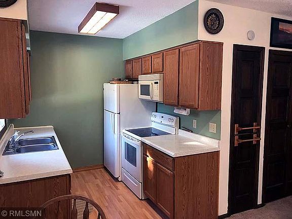 3rd image of 2794 White Bear Ave N