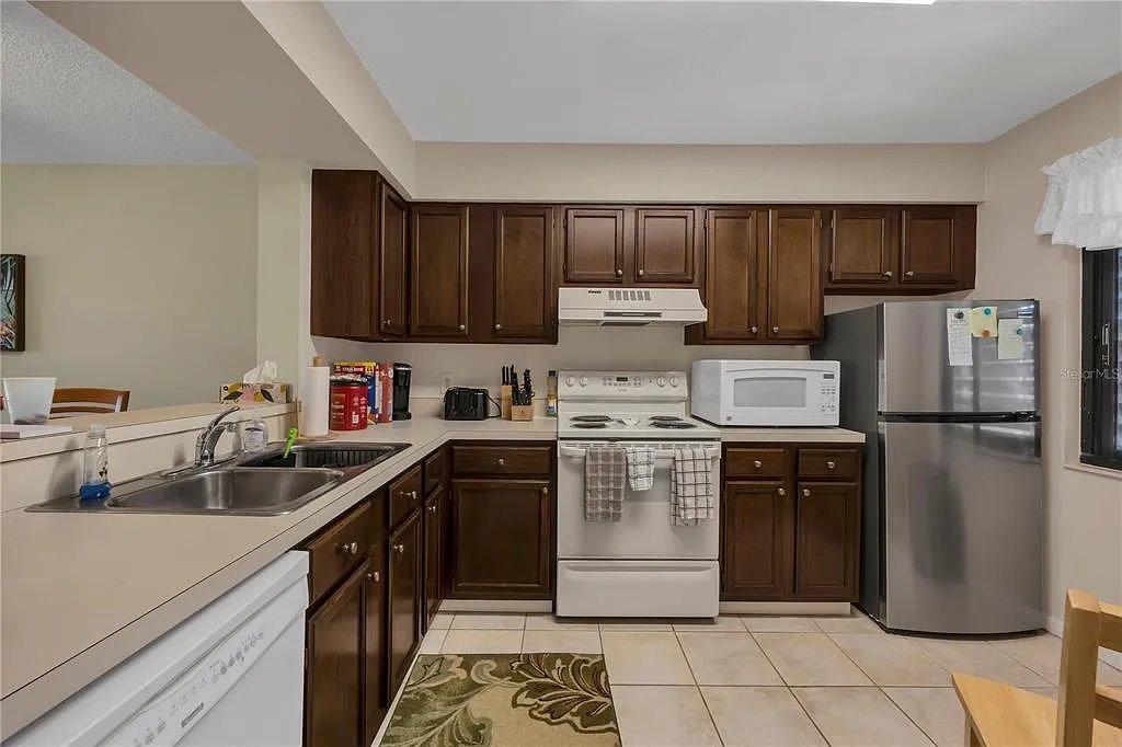 2 bed, 2.0 bath, 1065 sqft, $1,900 — Photo 4