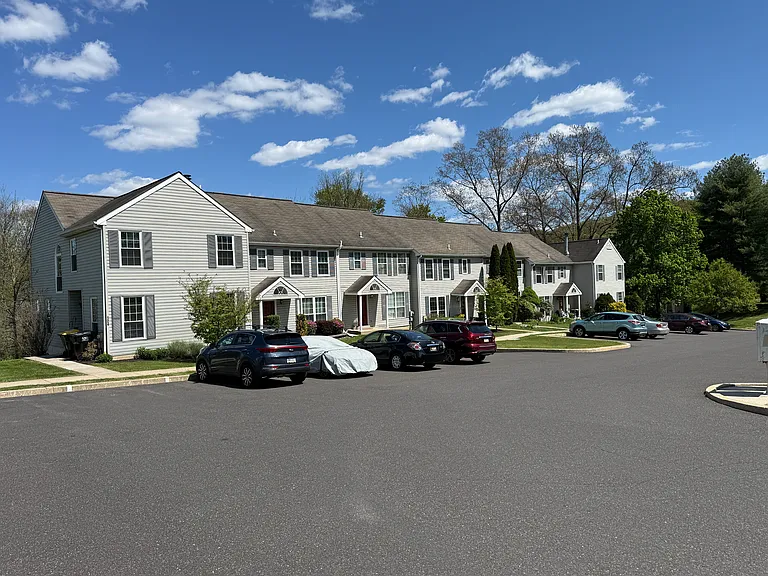 120 Village Dr — Photo 71
