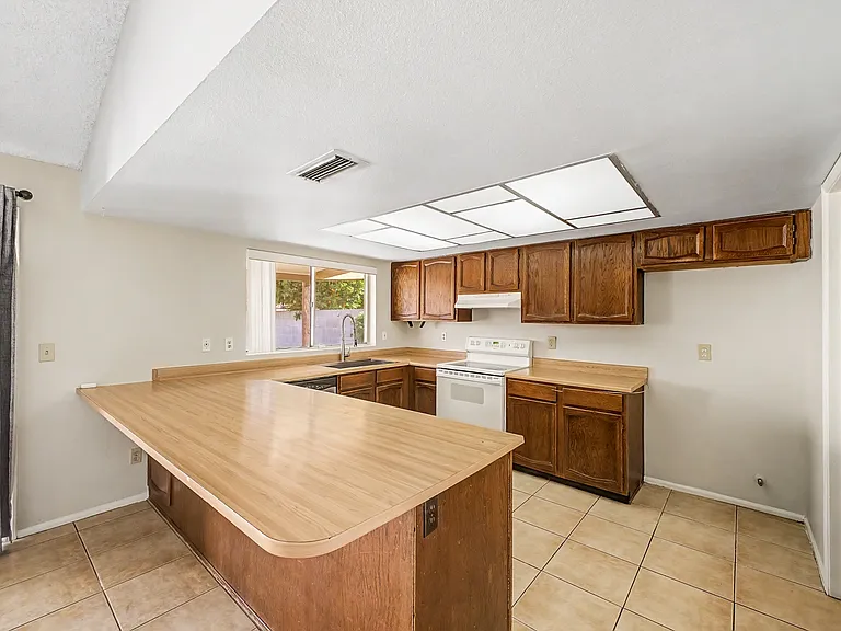 5733 W Mescal St — Photo 8