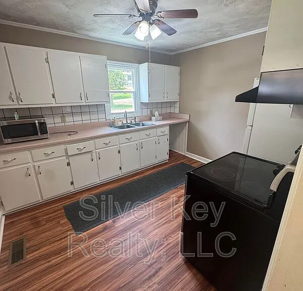 235 Rose Dr — Photo 12